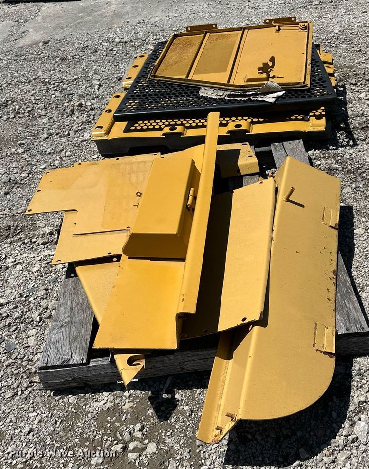 image for item LP9884 Caterpillar 973  parts