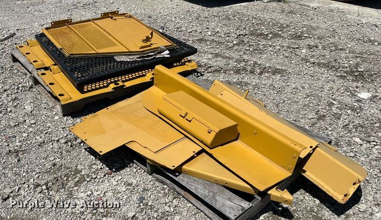 image for item LP9884 Caterpillar 973  parts