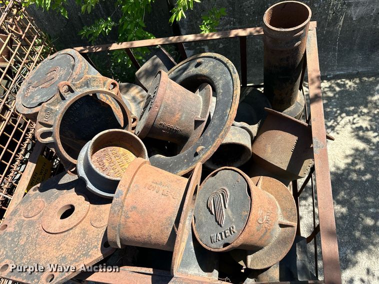 image for item LP9885 Manhole parts