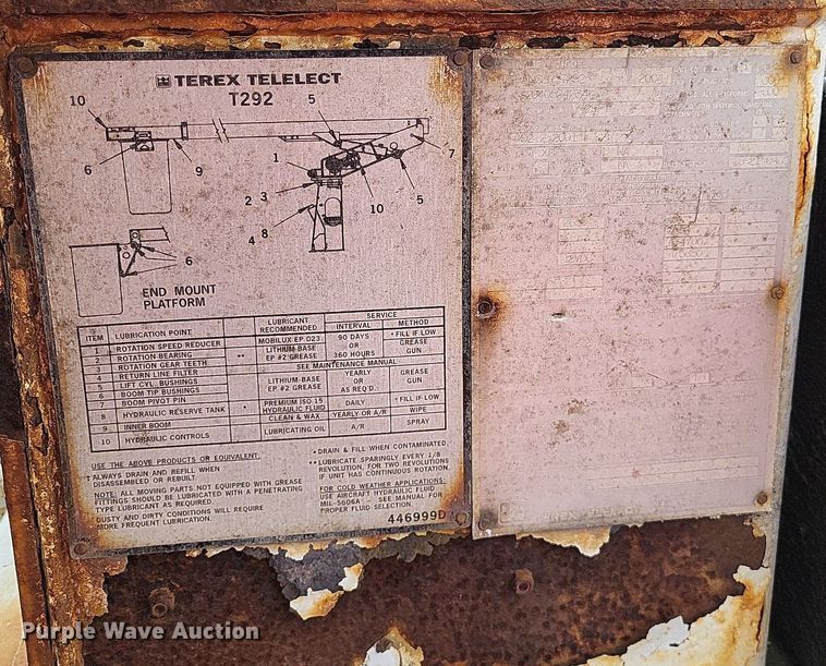 image for item LR9235 2004 Ford F550 Super Duty  bucket truck