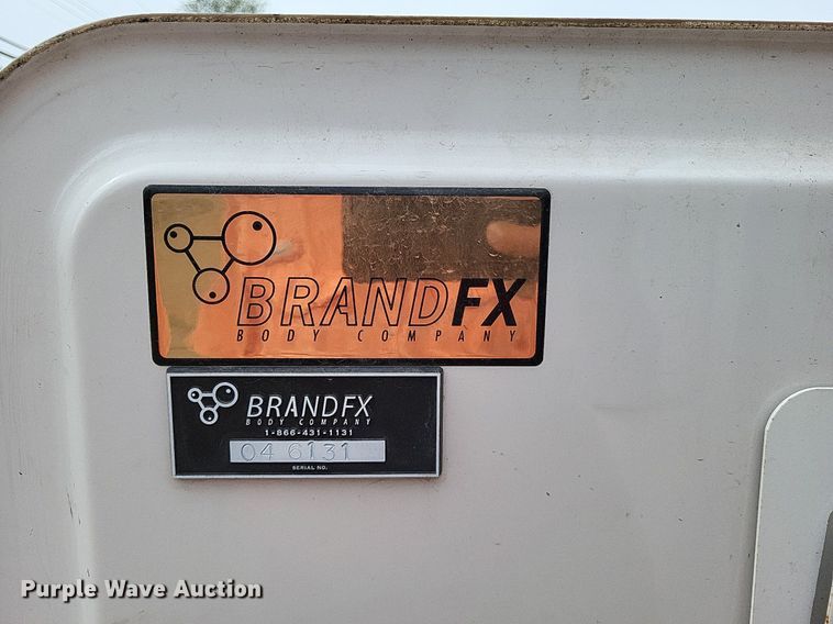 image for item LR9235 2004 Ford F550 Super Duty  bucket truck