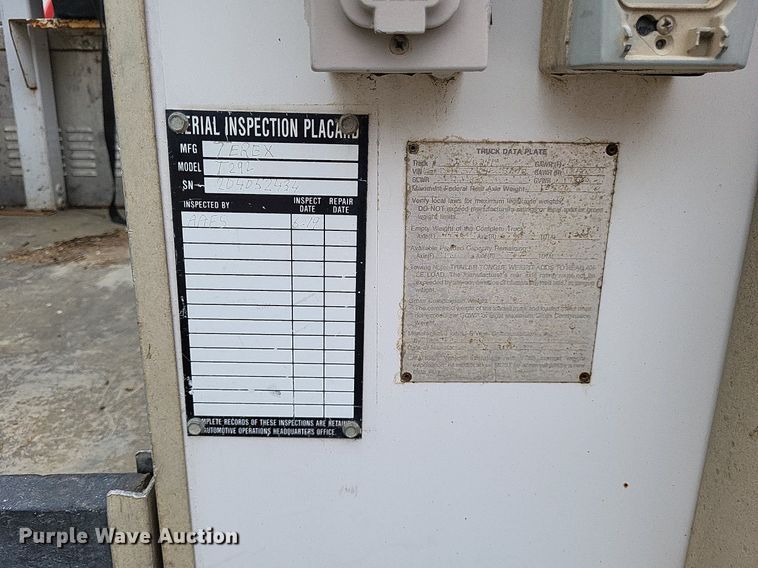 image for item LR9235 2004 Ford F550 Super Duty  bucket truck