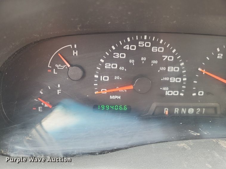 image for item LR9235 2004 Ford F550 Super Duty  bucket truck