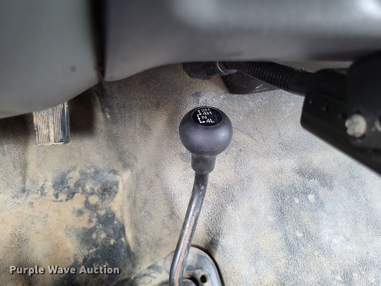 image for item LR9235 2004 Ford F550 Super Duty  bucket truck