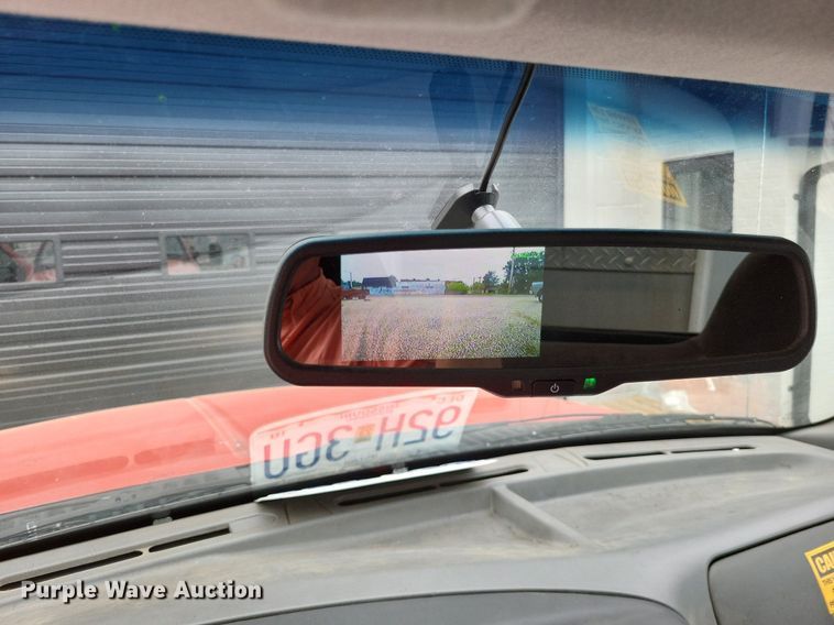 image for item LR9235 2004 Ford F550 Super Duty  bucket truck