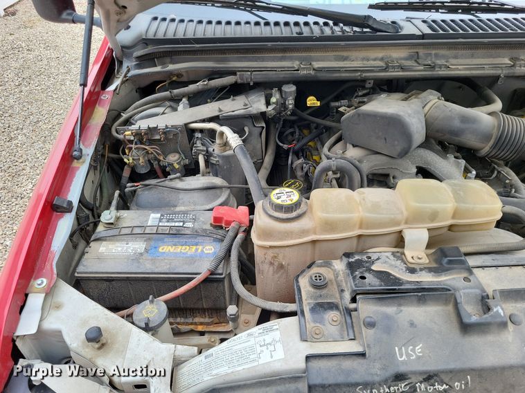 image for item LR9235 2004 Ford F550 Super Duty  bucket truck