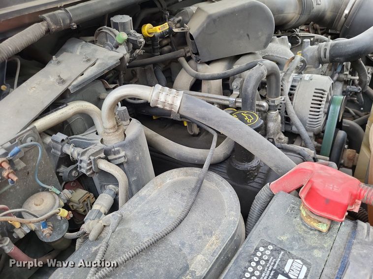 image for item LR9235 2004 Ford F550 Super Duty  bucket truck