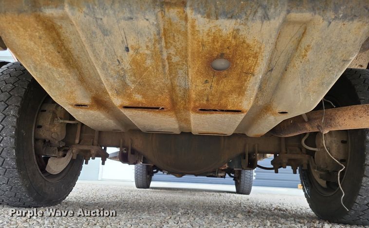 image for item LR9235 2004 Ford F550 Super Duty  bucket truck