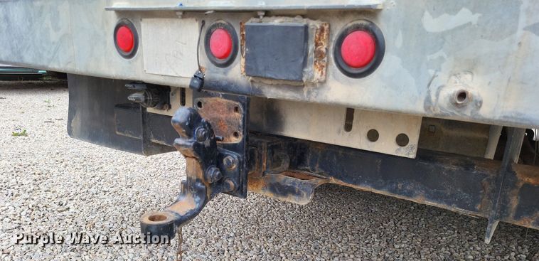 image for item LR9235 2004 Ford F550 Super Duty  bucket truck