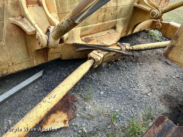 image for item LR9720 1987 Komatsu D68E  dozer