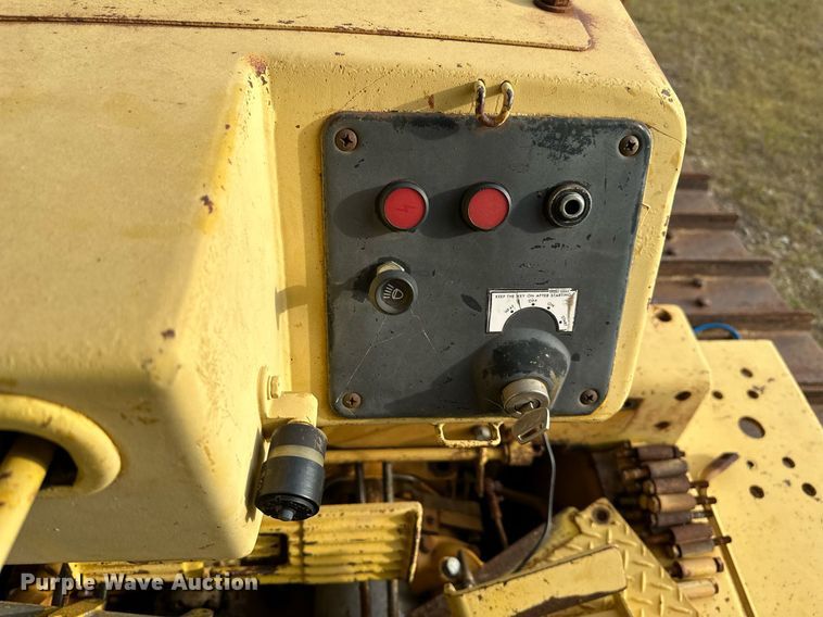 image for item LR9720 1987 Komatsu D68E  dozer