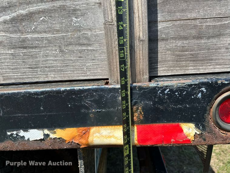 image for item LR9722 1999 International 4700  dump flatbed truck