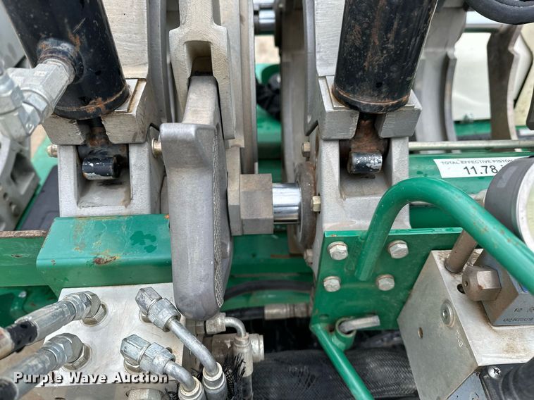 image for item LR9734 McElroy TracStar 412/618  pipe fusion machine