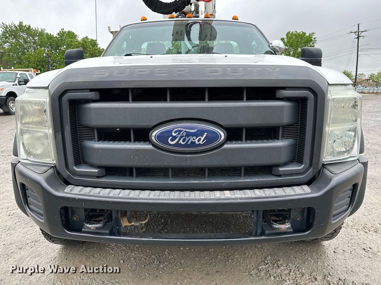 image for item LR9743 2013 Ford F550 Super Duty  bucket truck