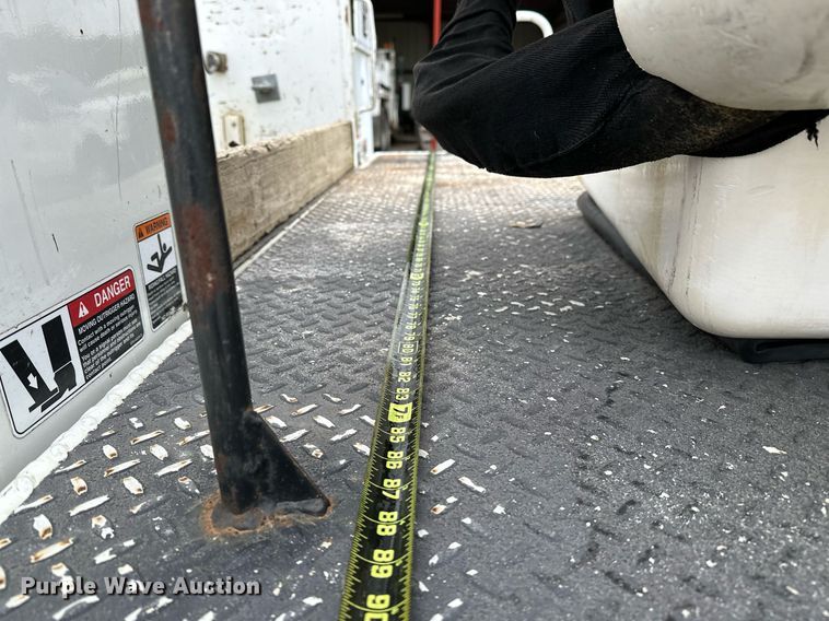 image for item LR9743 2013 Ford F550 Super Duty  bucket truck