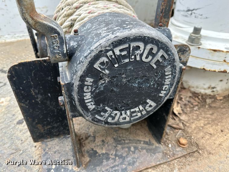 image for item LR9743 2013 Ford F550 Super Duty  bucket truck