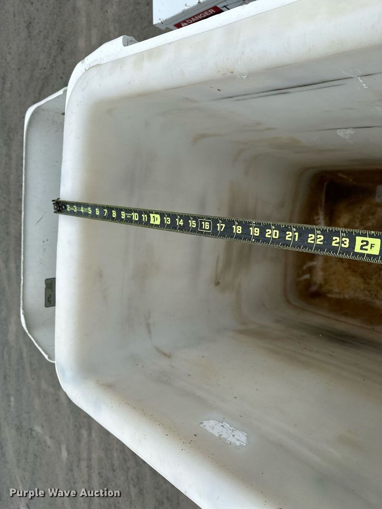 image for item LR9743 2013 Ford F550 Super Duty  bucket truck