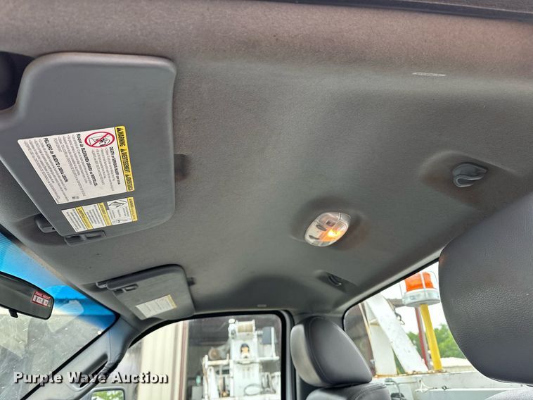 image for item LR9743 2013 Ford F550 Super Duty  bucket truck