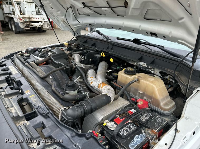 image for item LR9743 2013 Ford F550 Super Duty  bucket truck