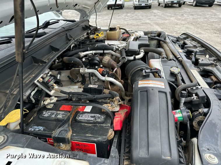 image for item LR9743 2013 Ford F550 Super Duty  bucket truck