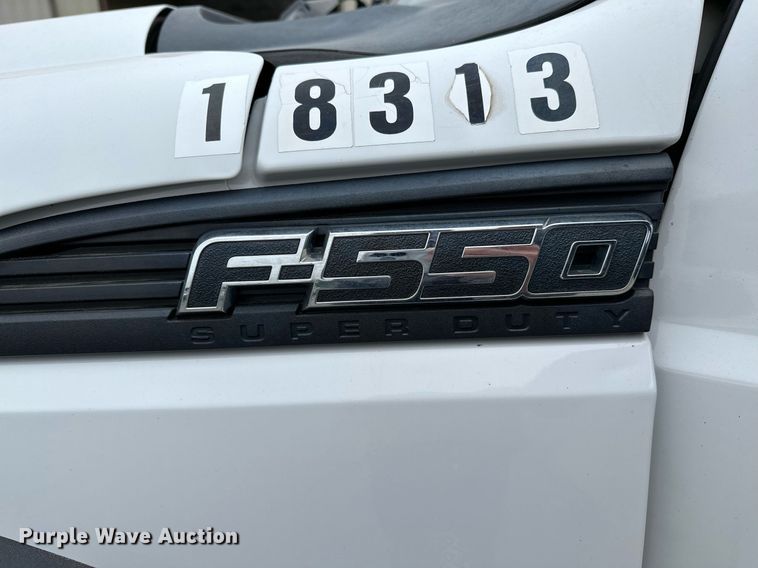 image for item LR9743 2013 Ford F550 Super Duty  bucket truck