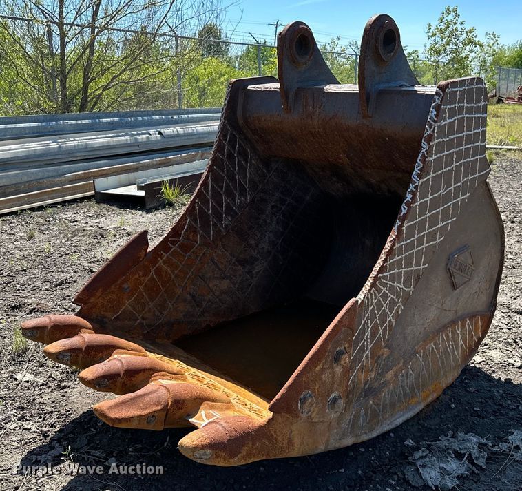 image for item LR9763 Hensley  excavator bucket