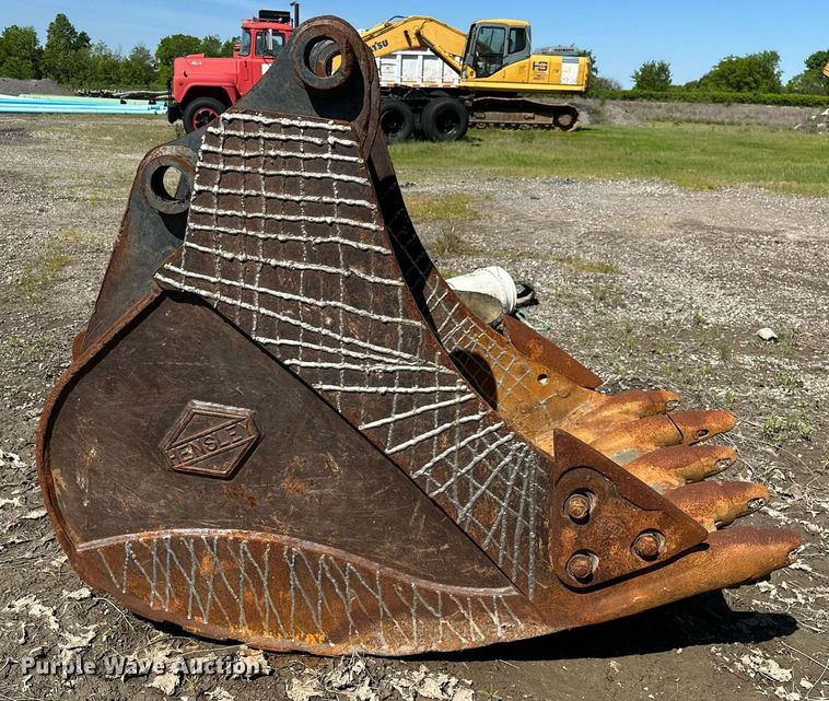image for item LR9763 Hensley  excavator bucket