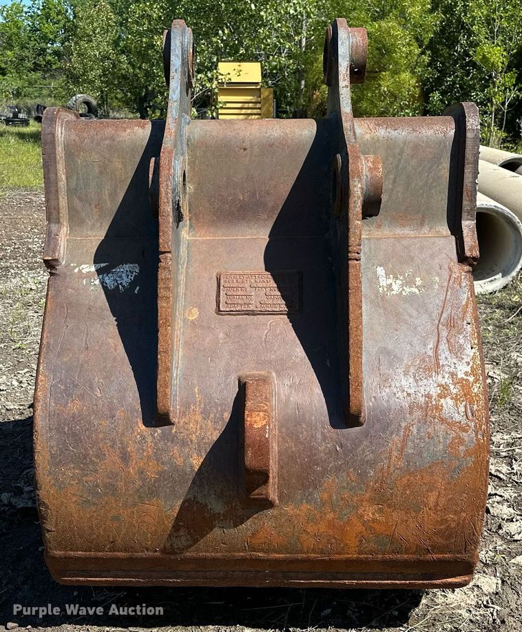 image for item LR9763 Hensley  excavator bucket