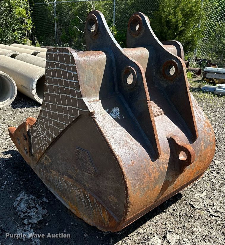 image for item LR9763 Hensley  excavator bucket
