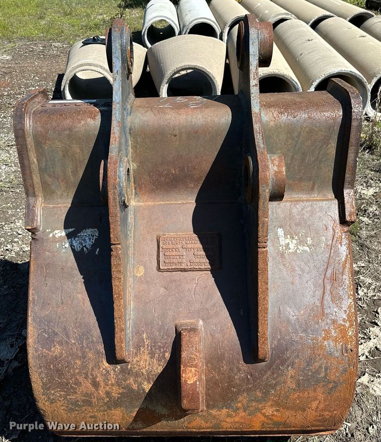 image for item LR9763 Hensley  excavator bucket