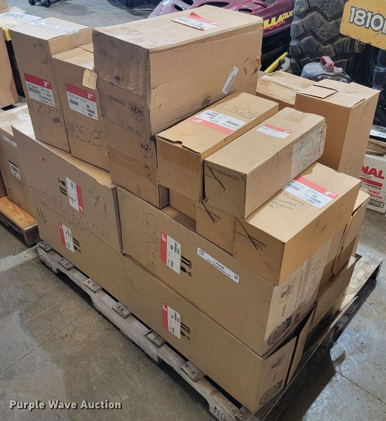 image for item LV9496 Fleetguard filters