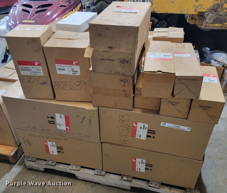 image for item LV9496 Fleetguard filters