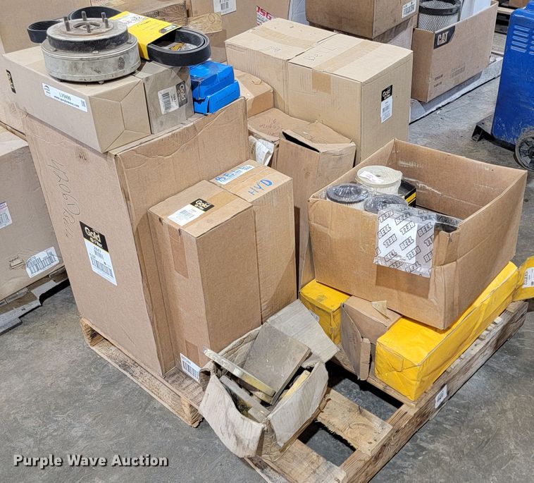 image for item LV9499 Tractor parts