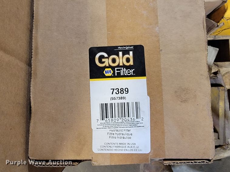 image for item LV9499 Tractor parts