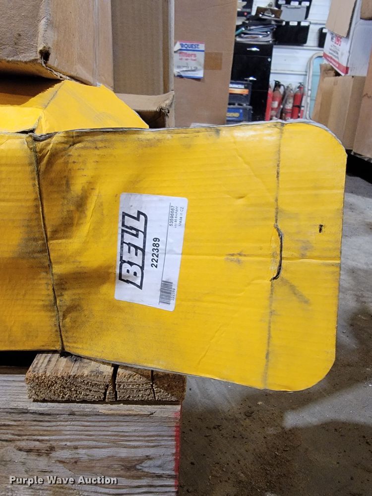 image for item LV9499 Tractor parts