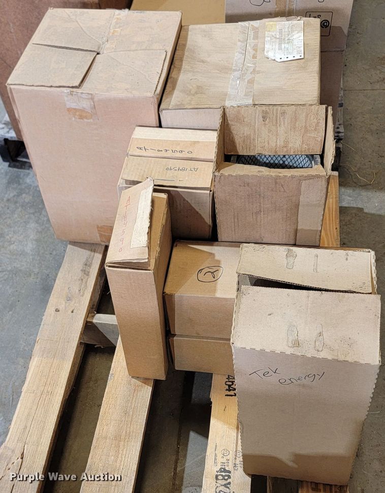 image for item LV9499 Tractor parts