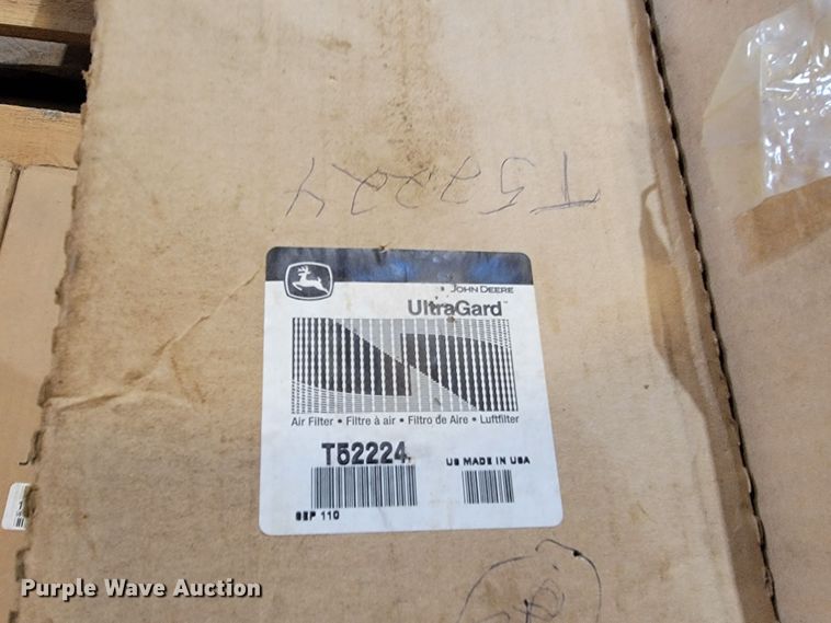 image for item LV9499 Tractor parts