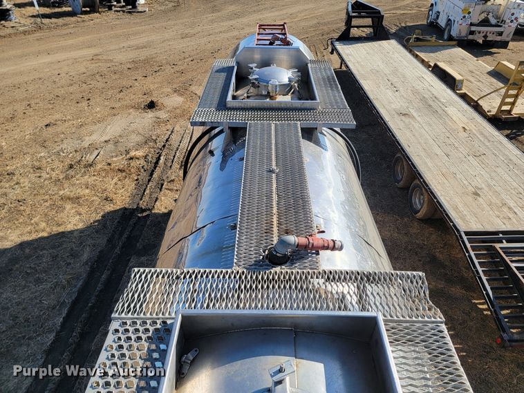 image for item LV9508 1979 Polar Tank Trailer  tank trailer