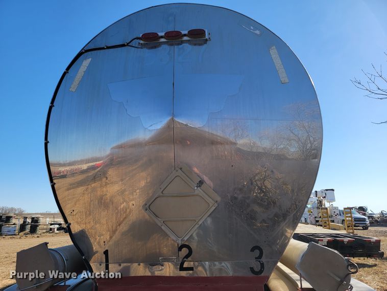 image for item LV9508 1979 Polar Tank Trailer  tank trailer