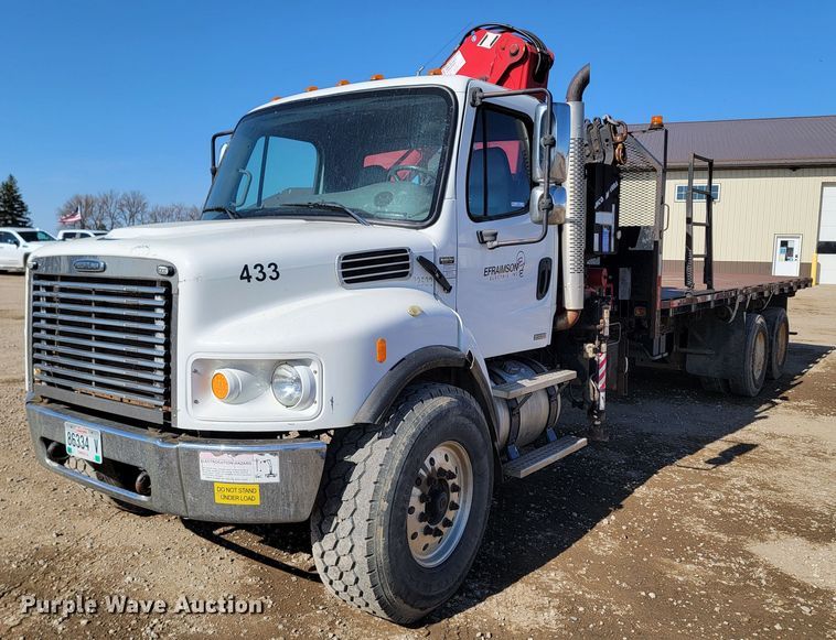 image for item LV9509 2007 Freightliner  crane truck