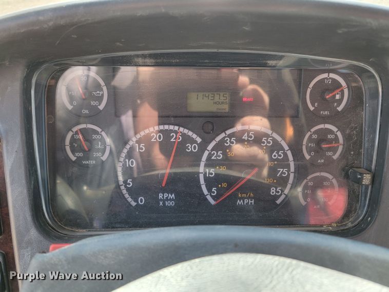 image for item LV9509 2007 Freightliner  crane truck