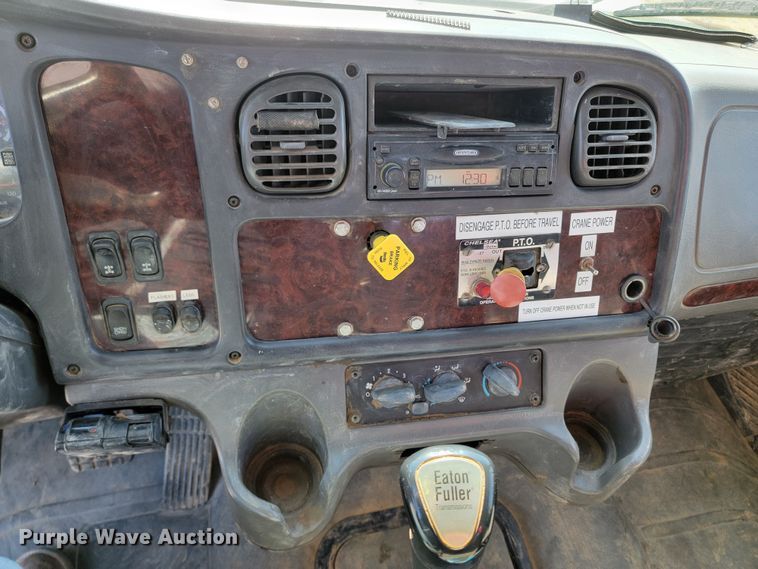 image for item LV9509 2007 Freightliner  crane truck