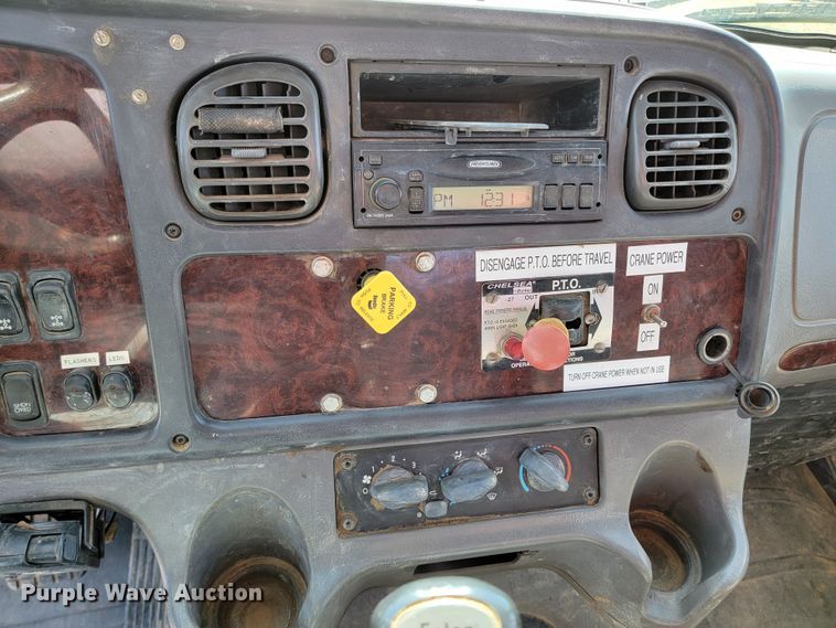 image for item LV9509 2007 Freightliner  crane truck