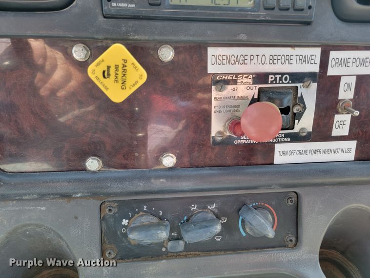 image for item LV9509 2007 Freightliner  crane truck