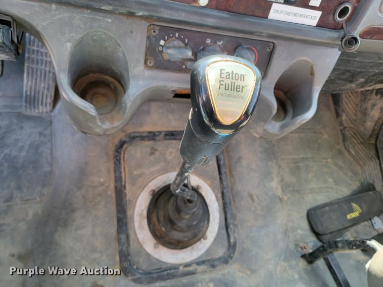 image for item LV9509 2007 Freightliner  crane truck