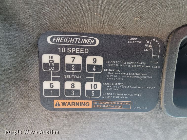 image for item LV9509 2007 Freightliner  crane truck