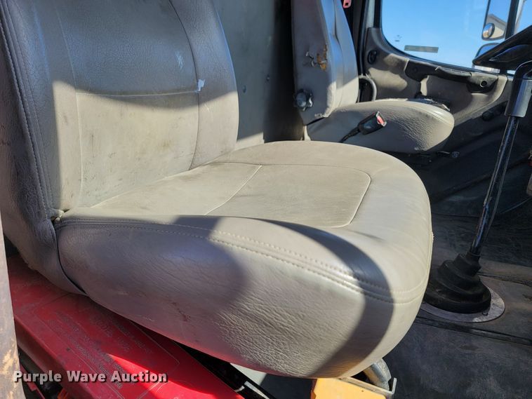 image for item LV9509 2007 Freightliner  crane truck