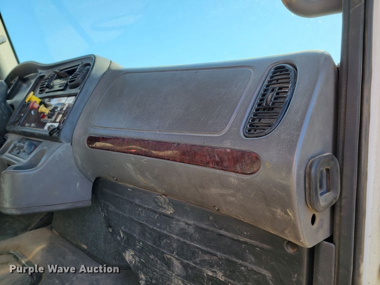 image for item LV9509 2007 Freightliner  crane truck