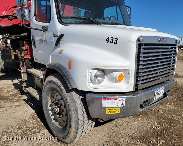 image for item LV9509 2007 Freightliner  crane truck