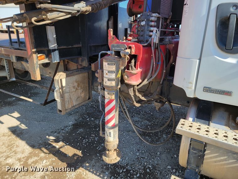 image for item LV9509 2007 Freightliner  crane truck